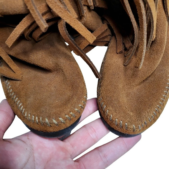 Minnetonka 3 Layer Fringe Brown Suede Boots - Picture 3 of 6